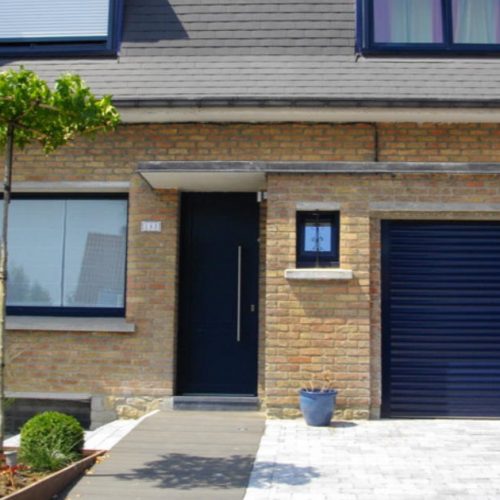 porte extérieure contemporaine