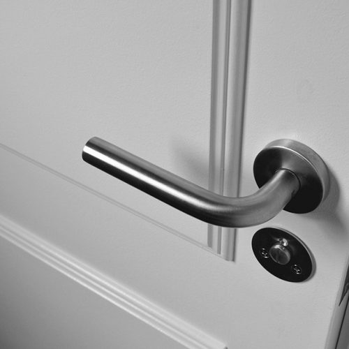 reparer les charnieres de portes